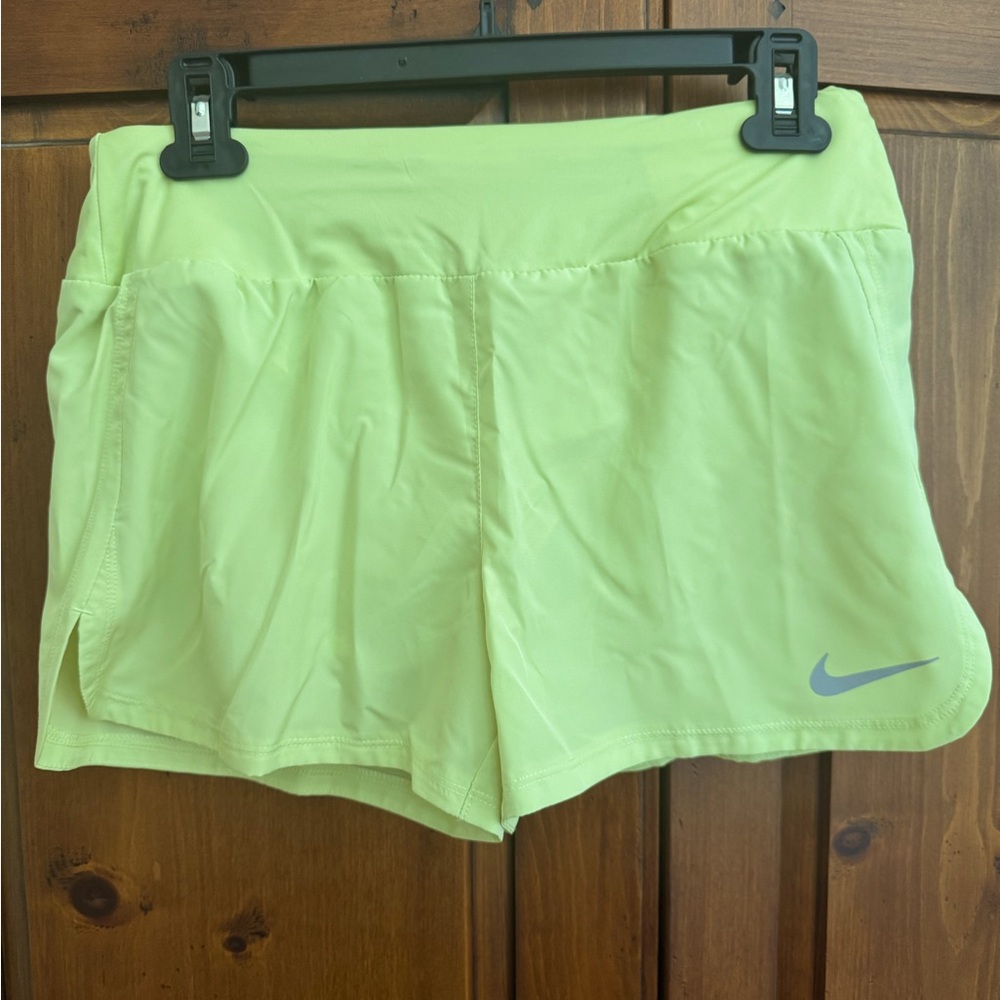 Nike mid rise DRIFIT yellow running shorts, smooth waistband size medium NWOT